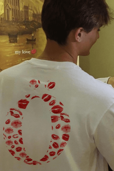Ö Harfli Öpücük Kiss Design Tişört